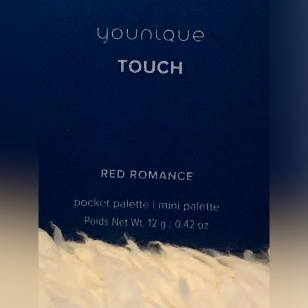 Younique Touch Red Romance Mini Palette